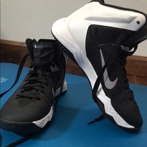 Girls basketball shoes